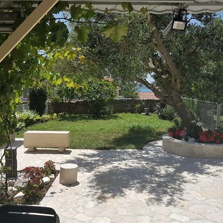 Apartment Maslenica, Near Zadar Buitenkant foto