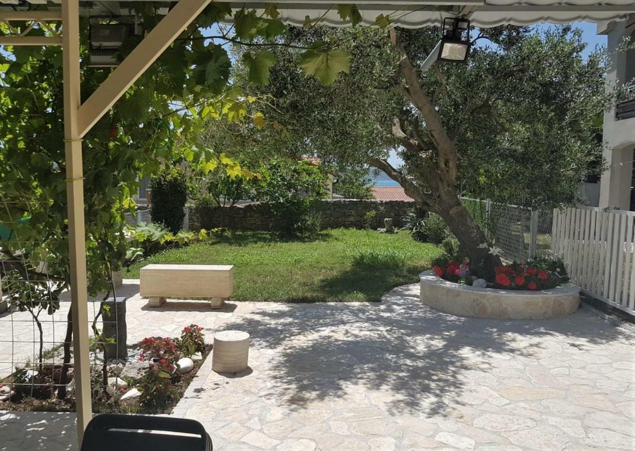 Apartment Maslenica, Near Zadar Buitenkant foto